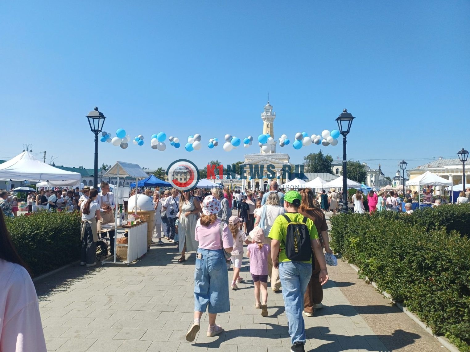 Мороженое, пена и счастливые дети: как Кострома отпраздновала самый сладкий день лета