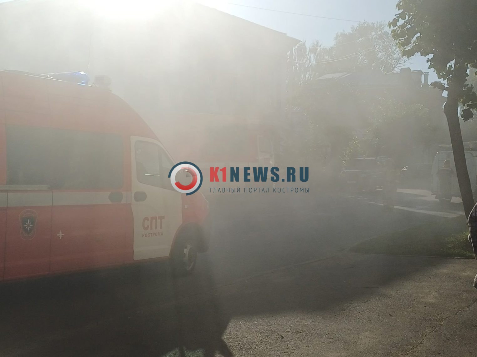 Срочно: в центре Костромы бушует пожар
