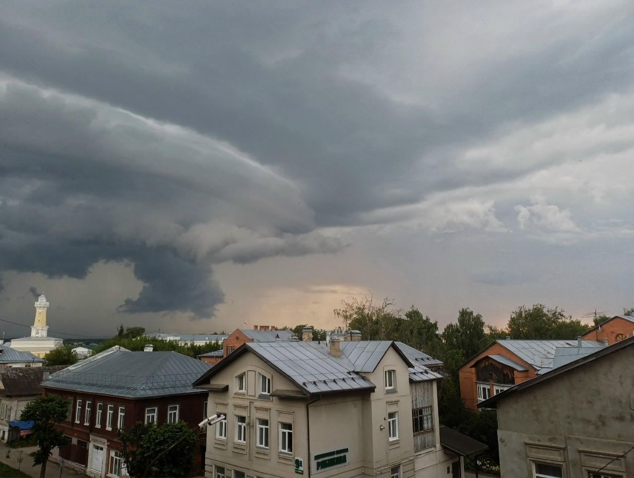 Грозы без конца: в Костроме и окрестностях снова прогнозируют непогоду