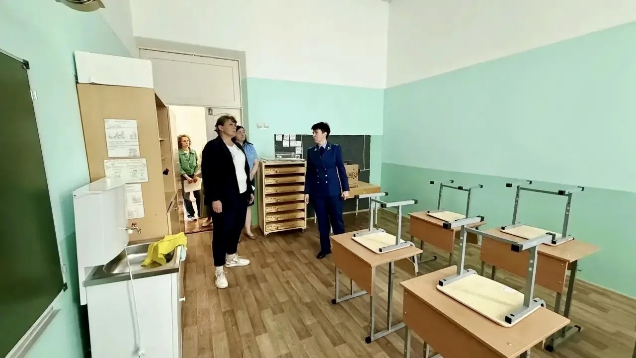 Прокурор области проверила ход ремонта в школе для особенных детей