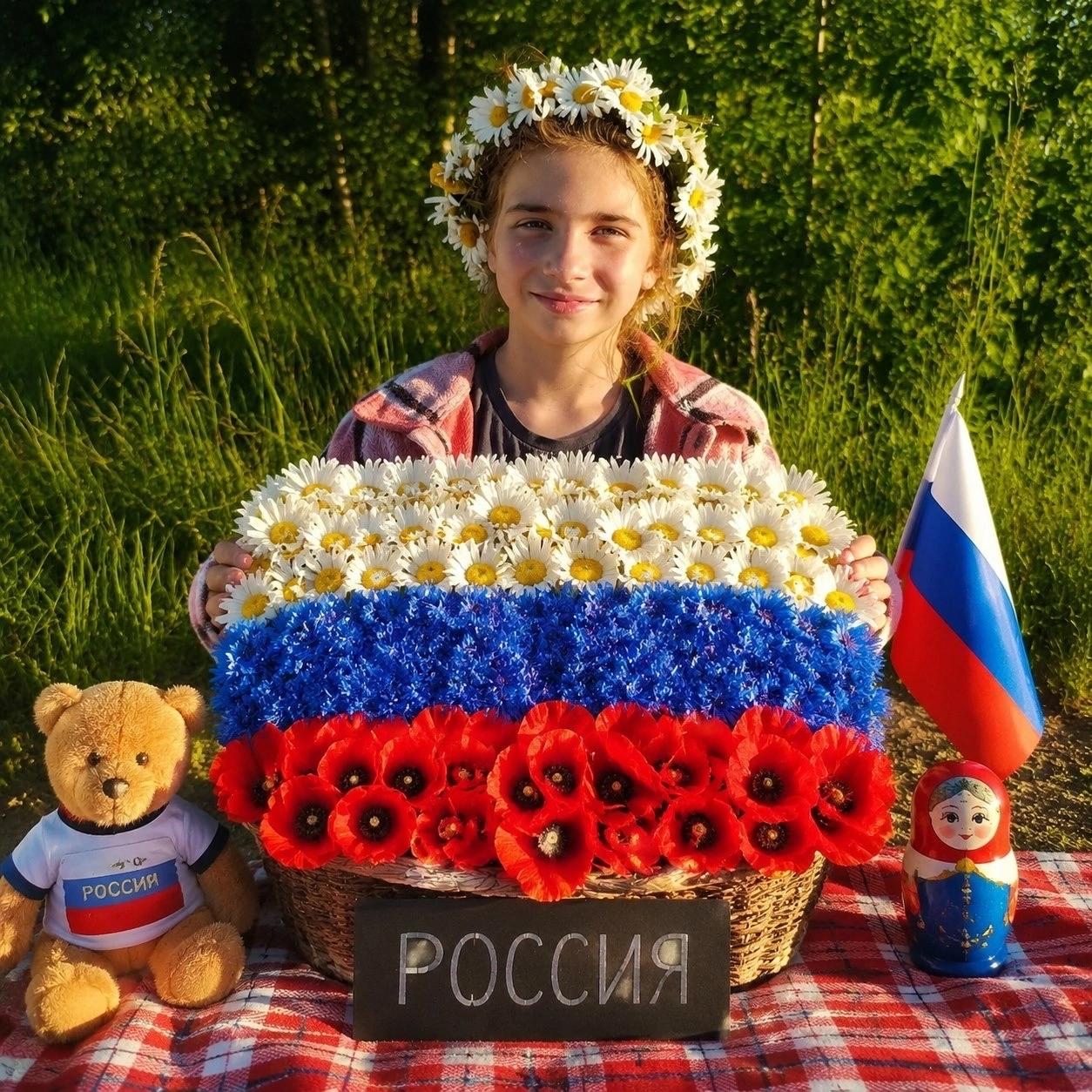 Костромичи стали первыми участниками флэшмоба ко Дню российского флага