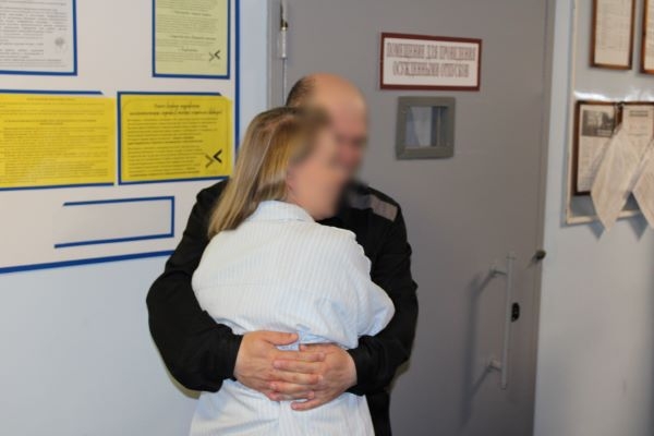 Костромским осужденным разрешили выпить чаю с родными