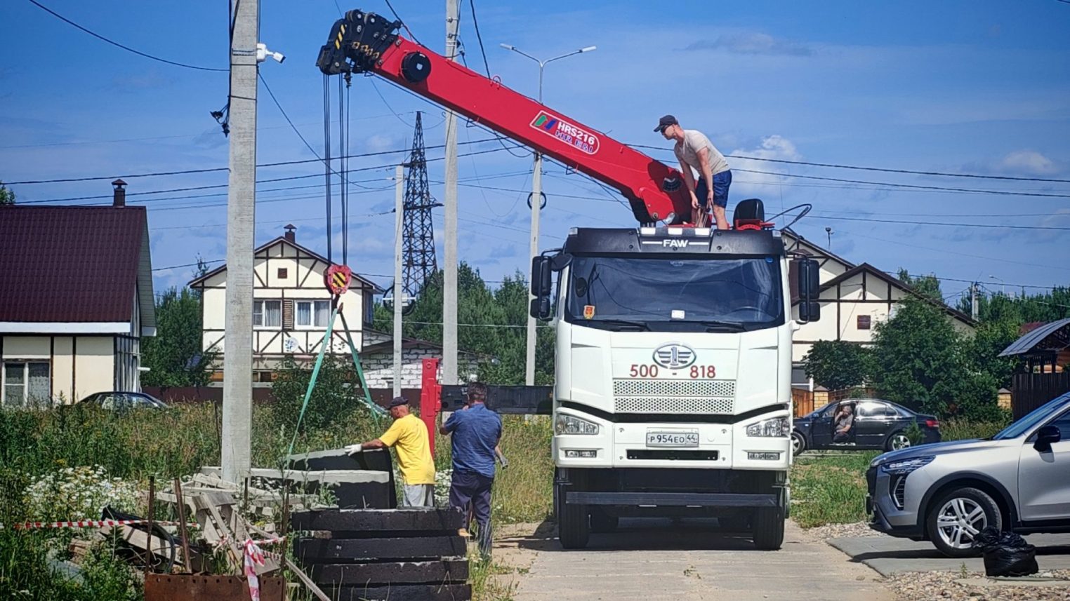 Олег Болоховец встретился с жителями района перспективной застройки в Волжском
