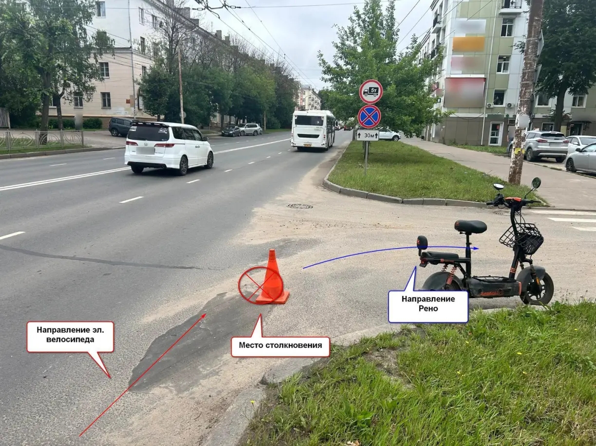В Костроме водитель электровелосипеда слишком сильно ударился об иномарку