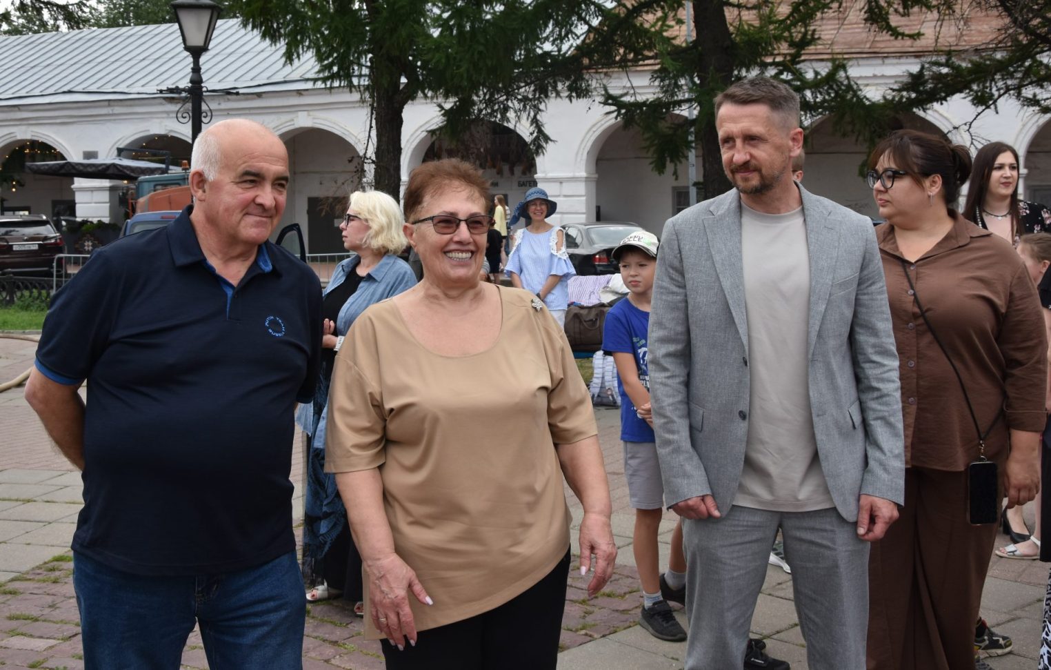 Костромичей облили водой на главной площади города