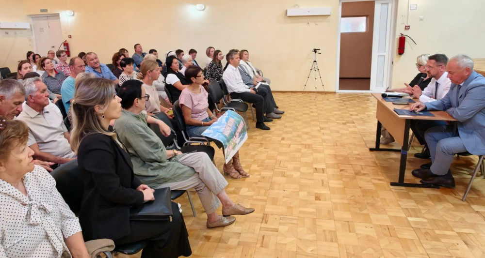 Жители поселка Новый обсудили будущее дороги по улице Ивана Нечаева