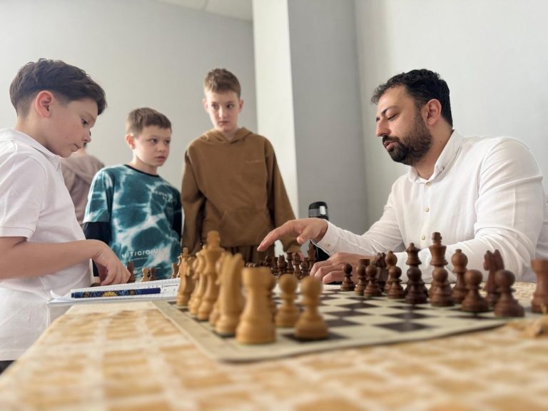 Шахматная школа «Бриллиант»  Заура Аминова:  воспитываем чемпионов по шахматам