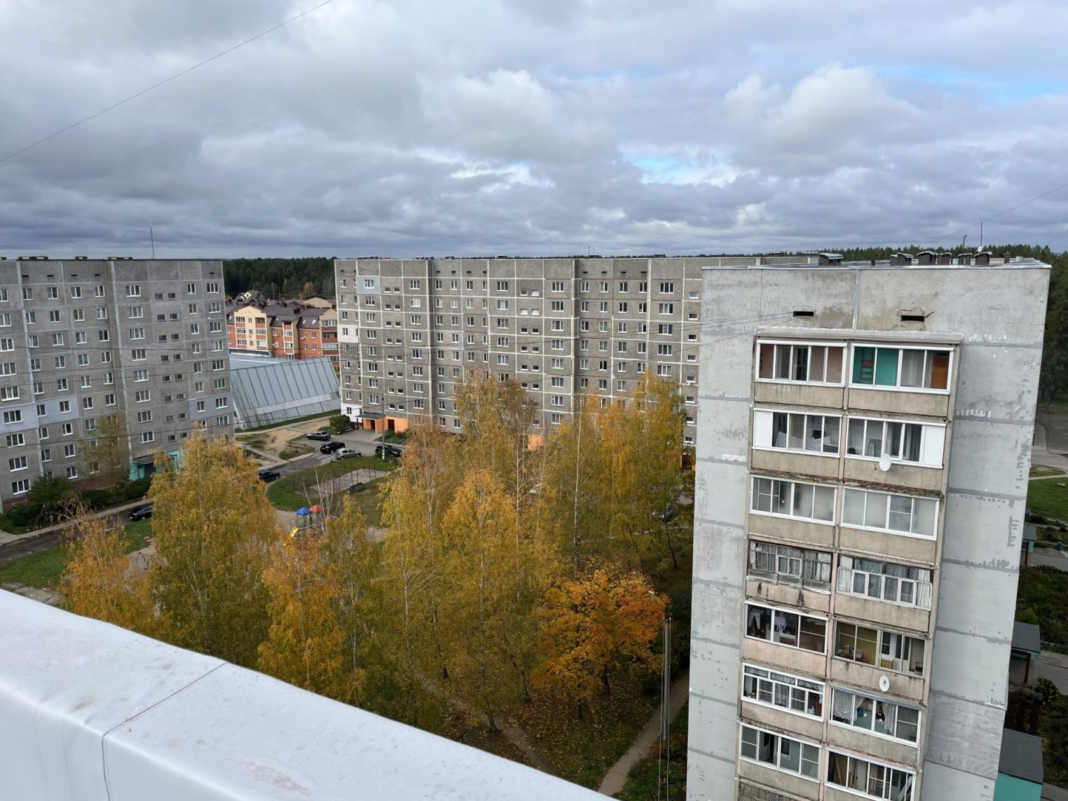 Как надолго решить проблему протекающей крыши: опыт Самары и Омска