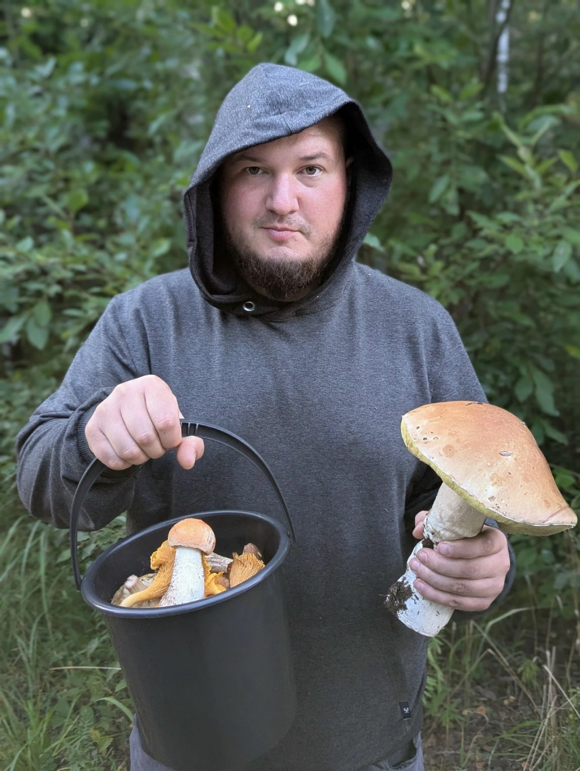Костромичи меряются боровиками в соцсетях