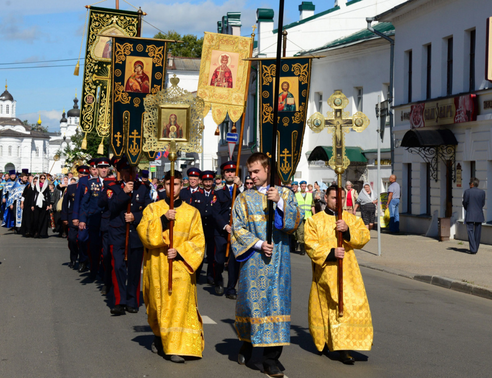 В Костроме на время крестного хода введут ограничения для транспорта
