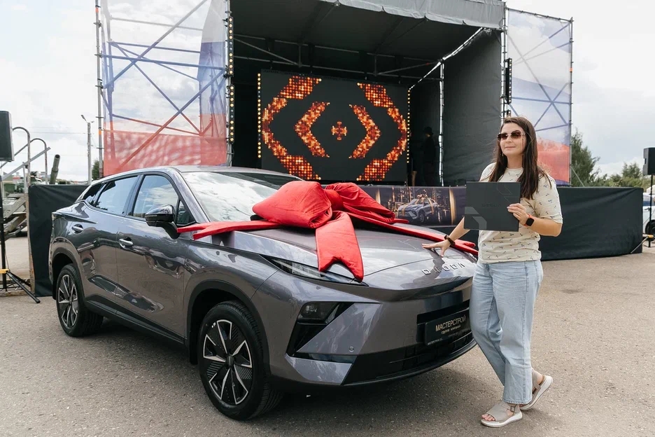 В День строителя костромичка выиграла новый OMODA C5 в розыгрыше среди покупателей квартир