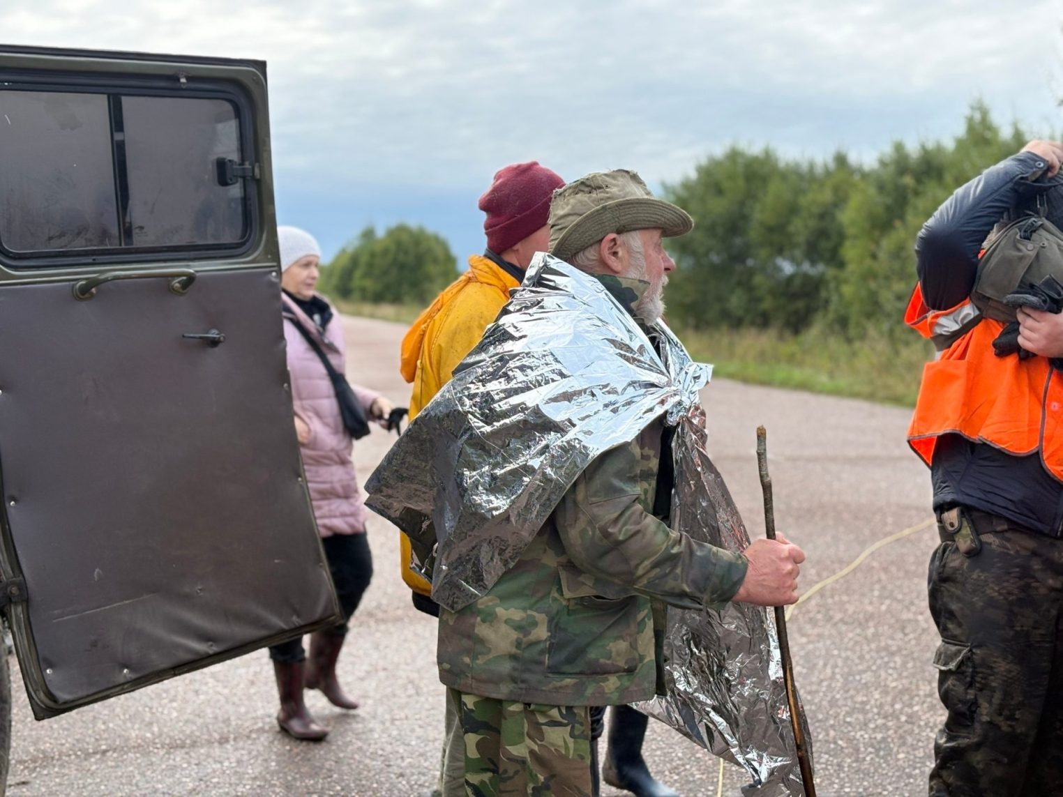 Четыре дня в мокром лесу: в Костромской области чудом спасли 73-летнего дедушку