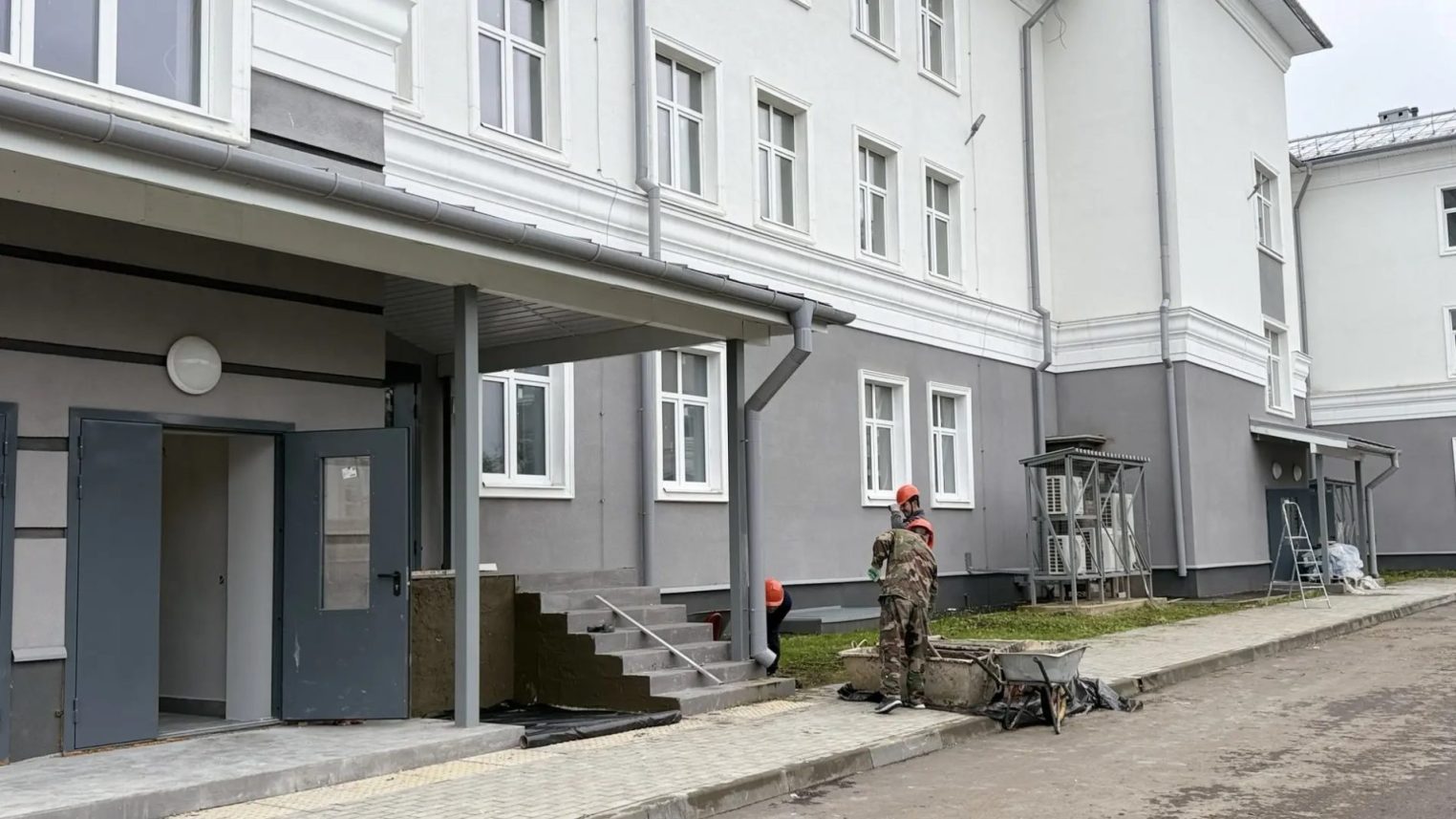 Новая поликлиника на проспекте Текстильщиков в Костроме готовится к открытию
