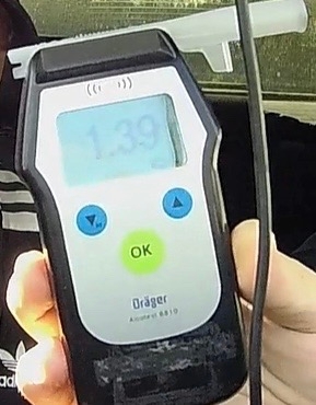 Дети без кресел и пьяный за рулем попались участникам рейда «Иду в школу» под Костромой