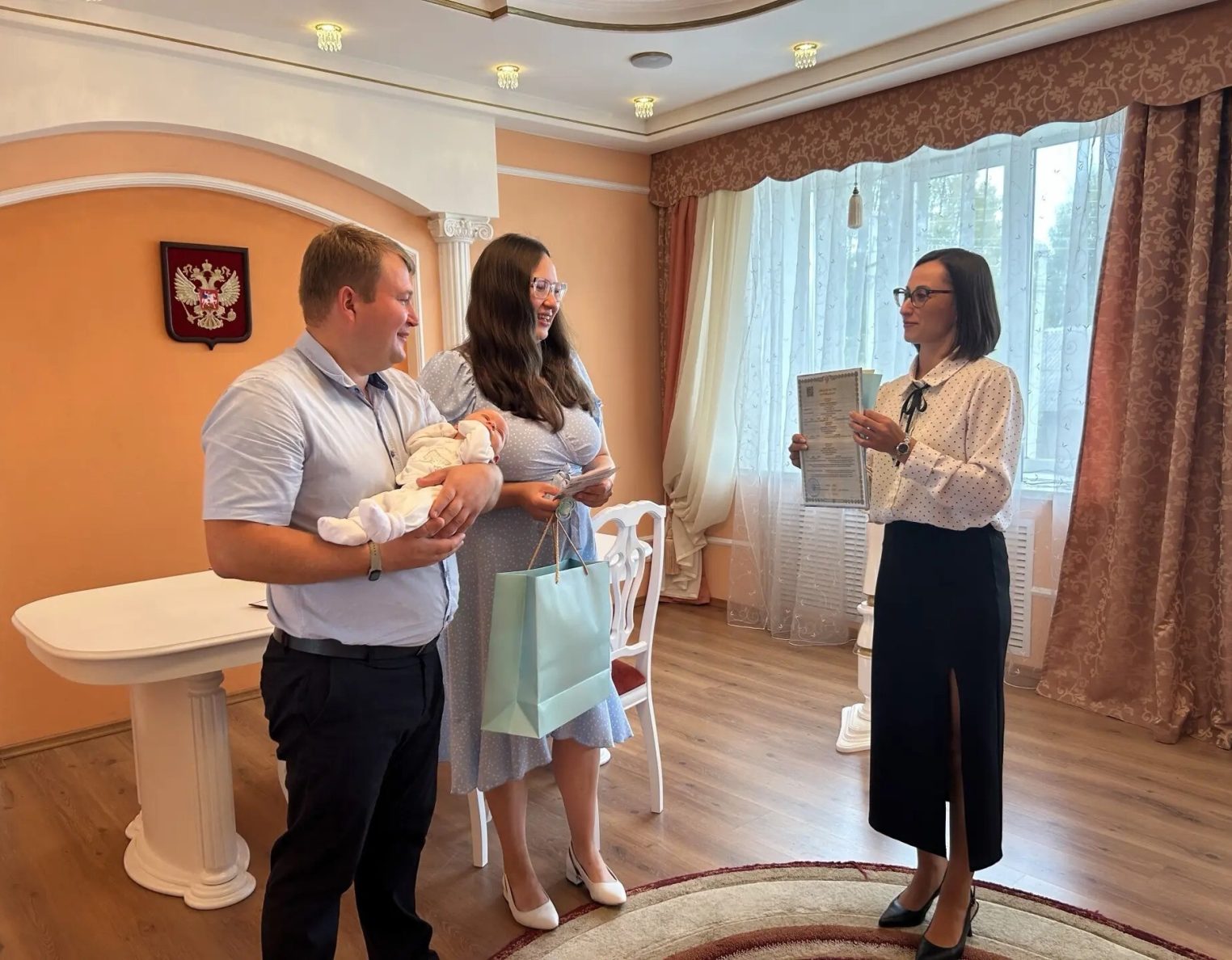 В семье костромичей Александра и Арины Кузнецовых появилось первое сокровище