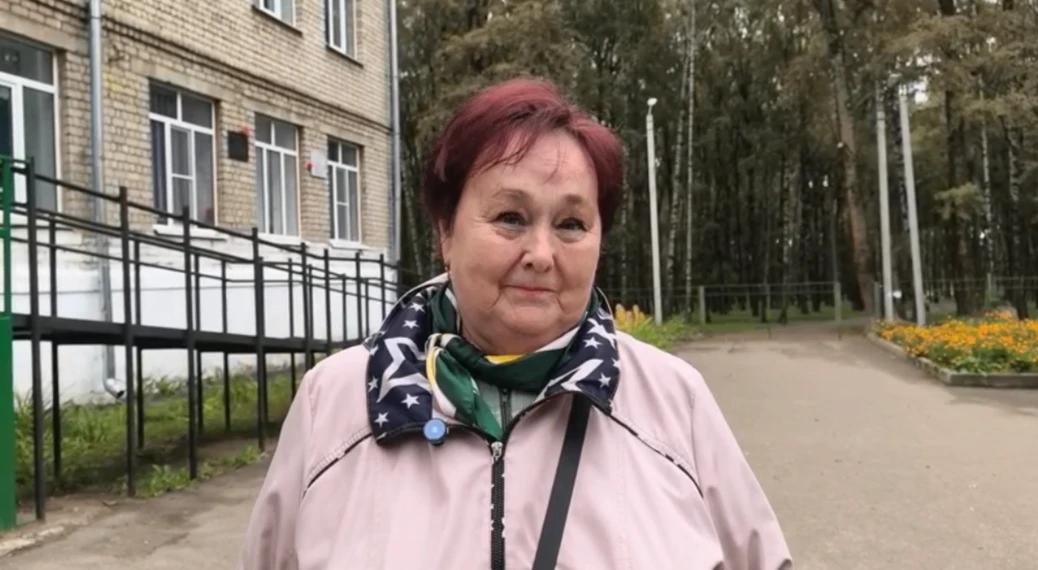 Костромичка Вера Пащенко принесла на избирательный участок угощение