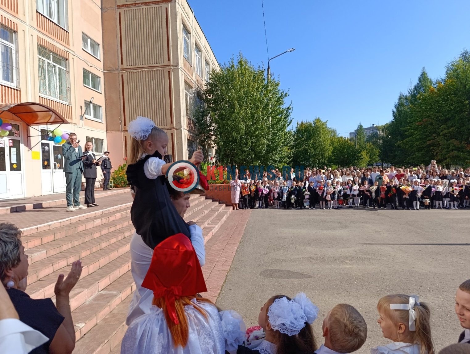 73 тысячи костромских школьников и студентов сегодня отправились на учебу
