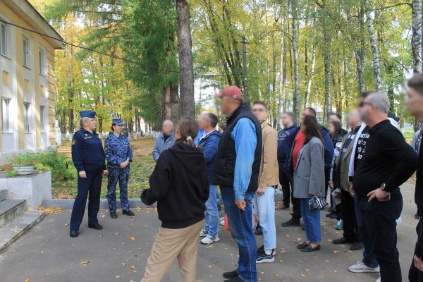 Осужденные костромской колонии встречали родных стихами и песнями