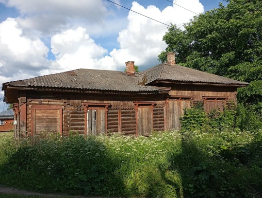 Старинная земская больница в Сусанино уйдет с молотка за рубль