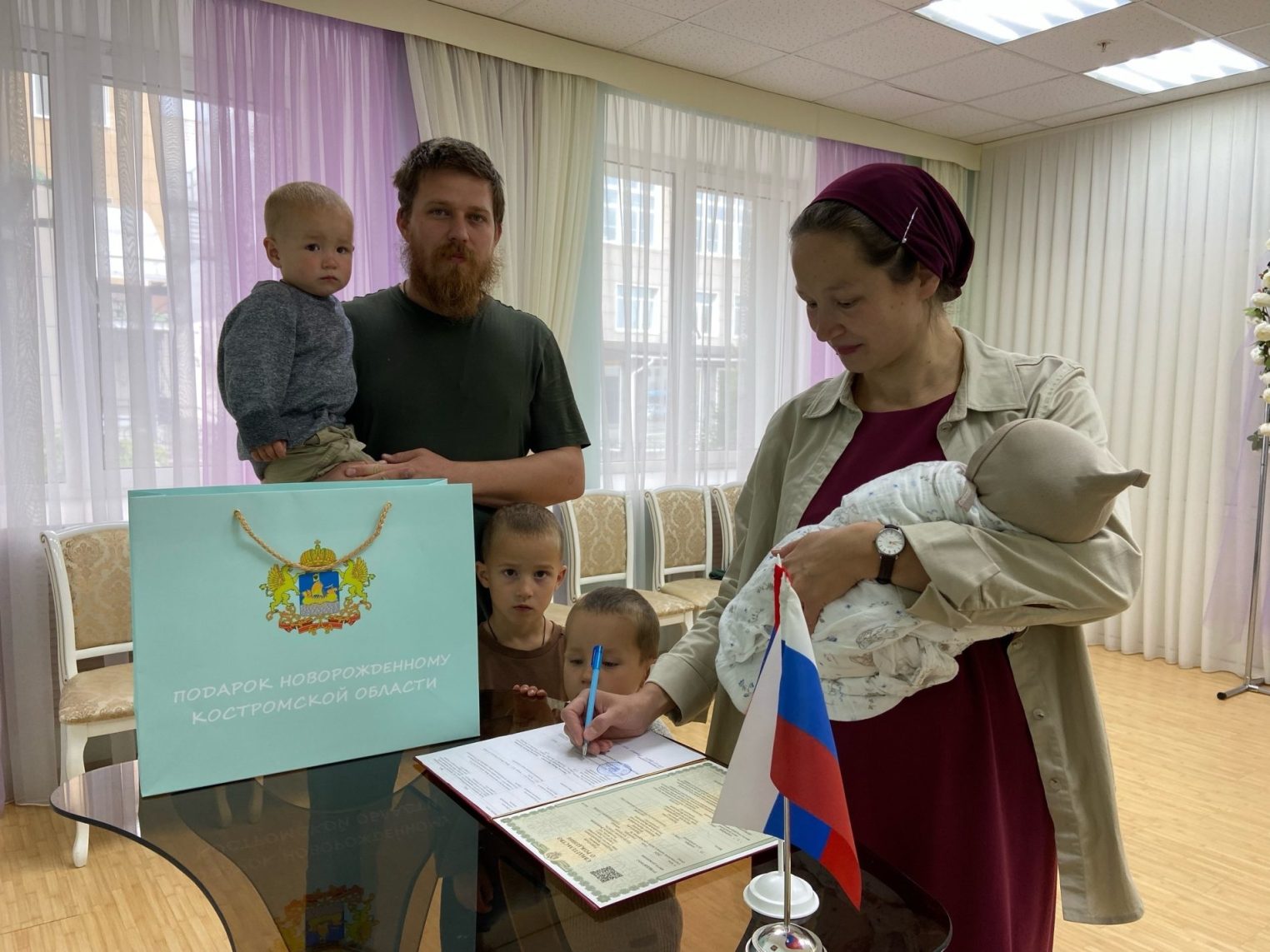Перед «хрустальной» свадьбой Терентьевы из Костромы стали родителями в восьмой раз