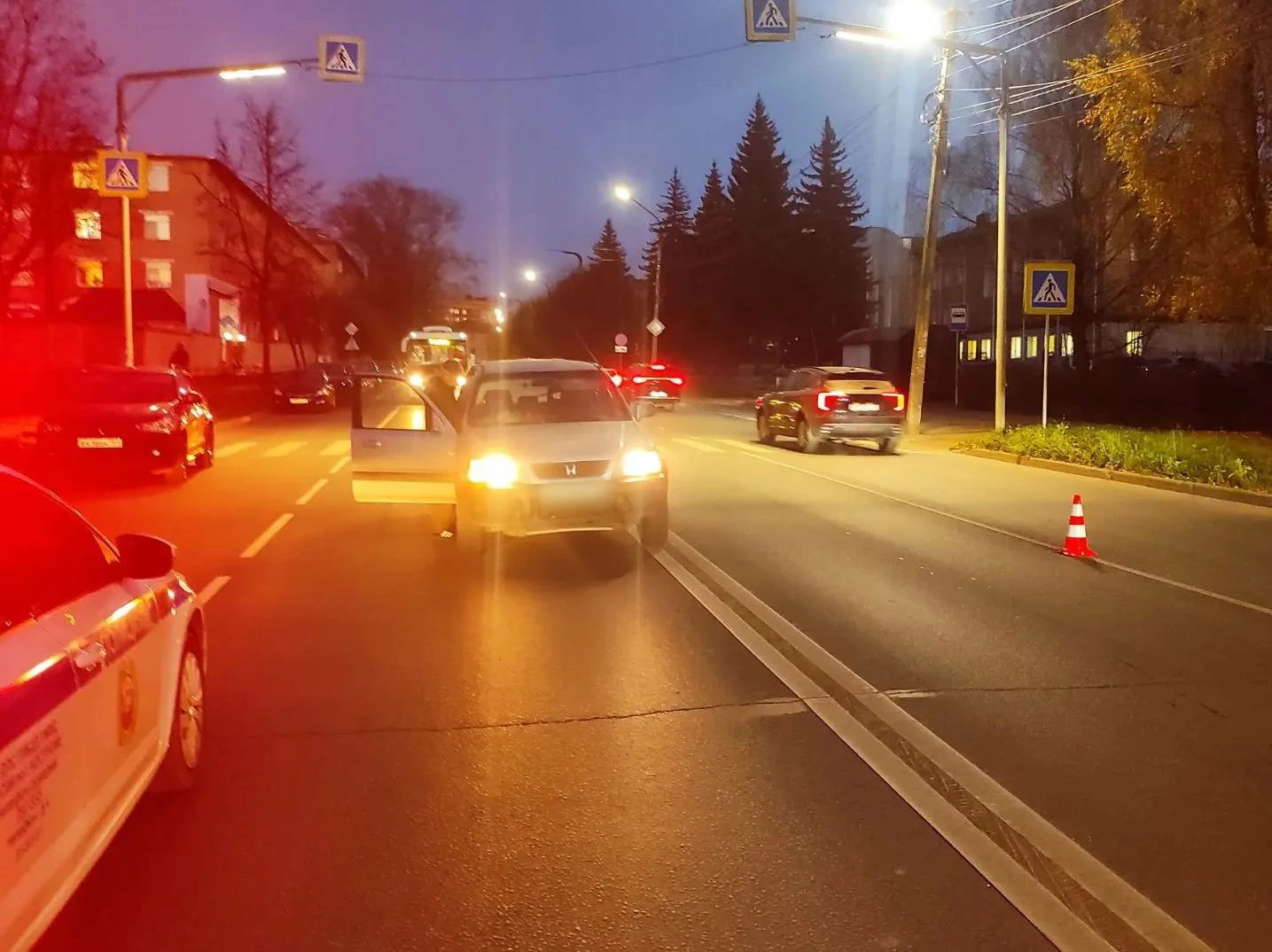 В Костроме на пешеходном переходе Honda сбила 17-летнюю девушку