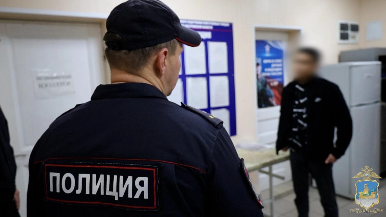Костромские полицейские депортировали из России 8 мигрантов-нарушителей