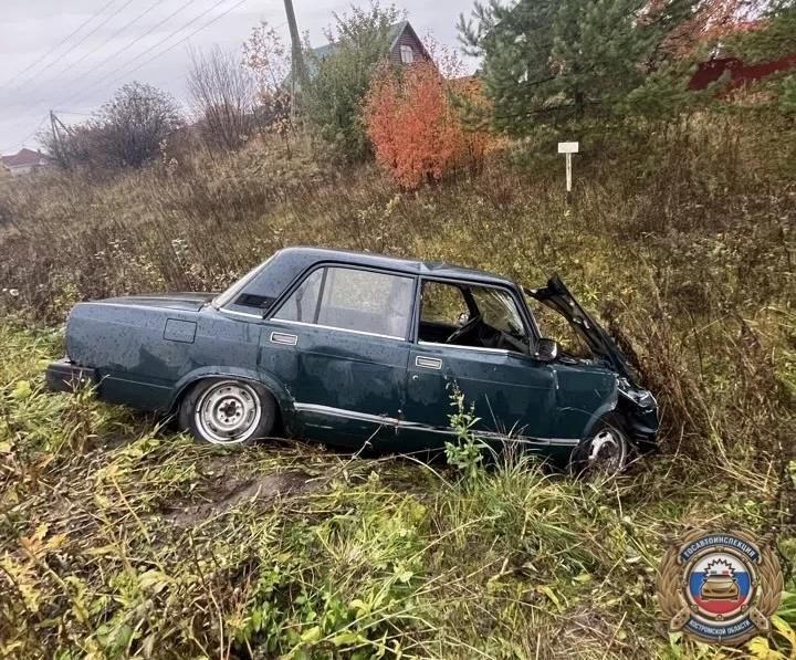 В костромском райцентре иномарка не смогла разъехаться с «семеркой»