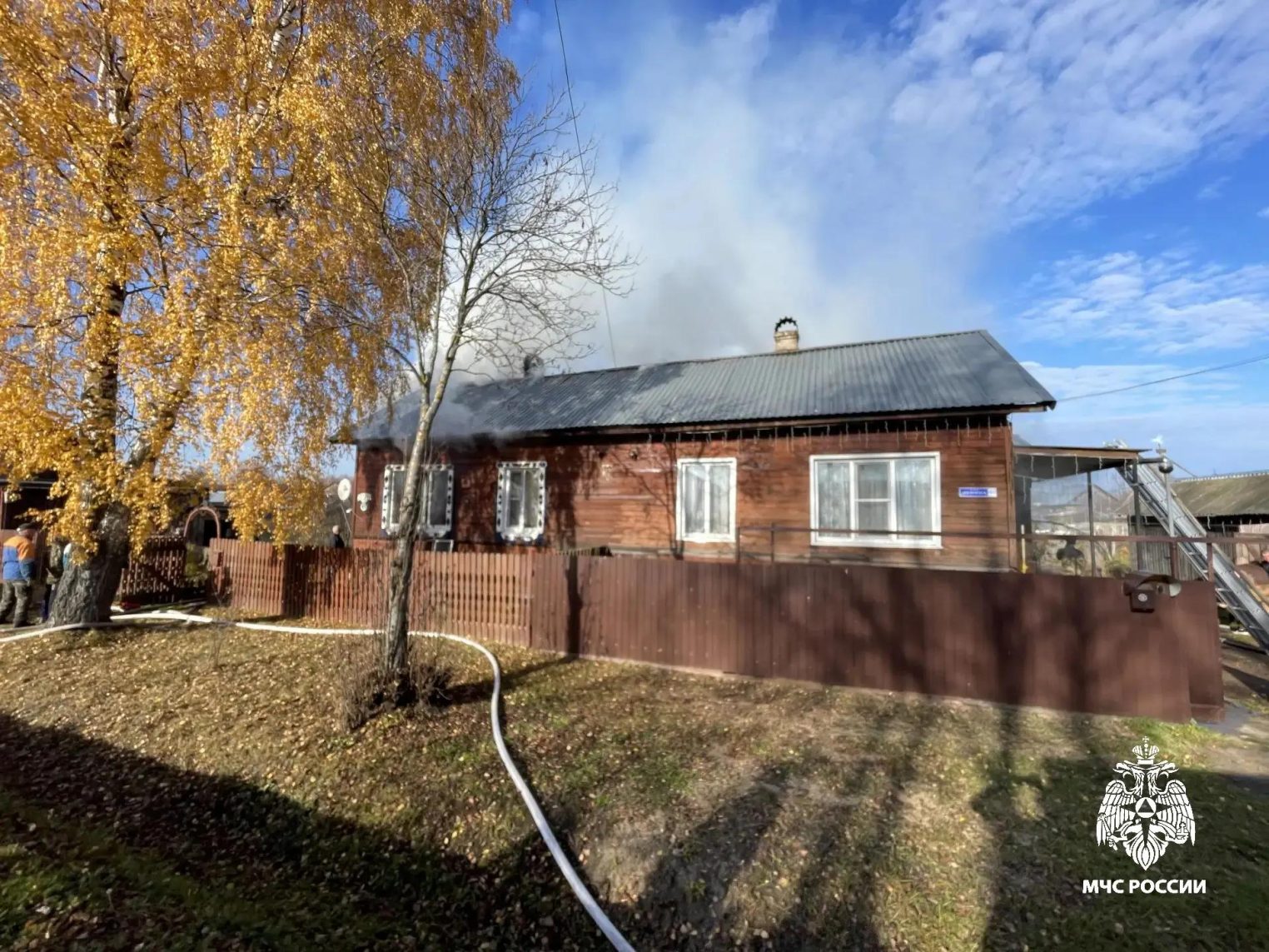 Коротыш изрядно подпортил симпатичный дом в костромском райцентре