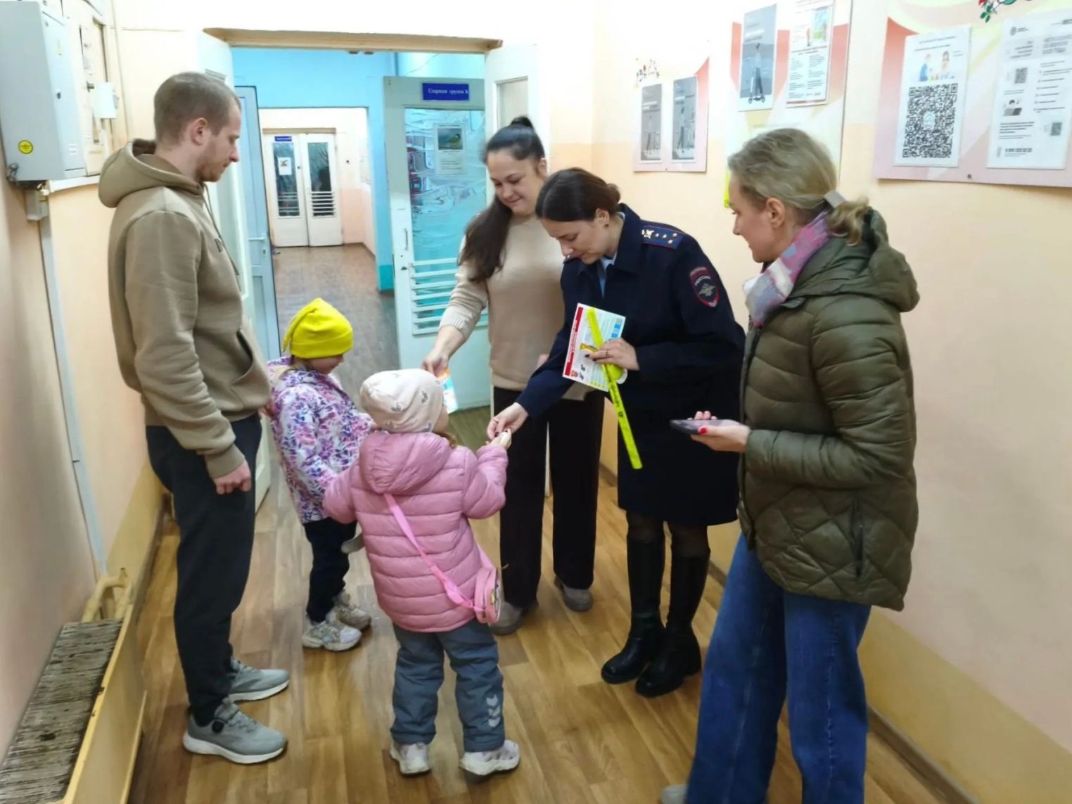 В Костроме проверили, заметны ли юные пешеходы в темноте